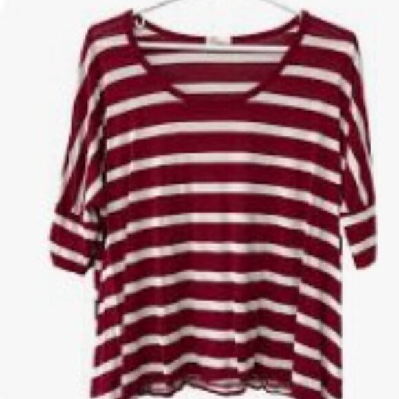 AG red and white  oversized casual short sleeve scoop neck T-shirt S - Picture 2 of 5